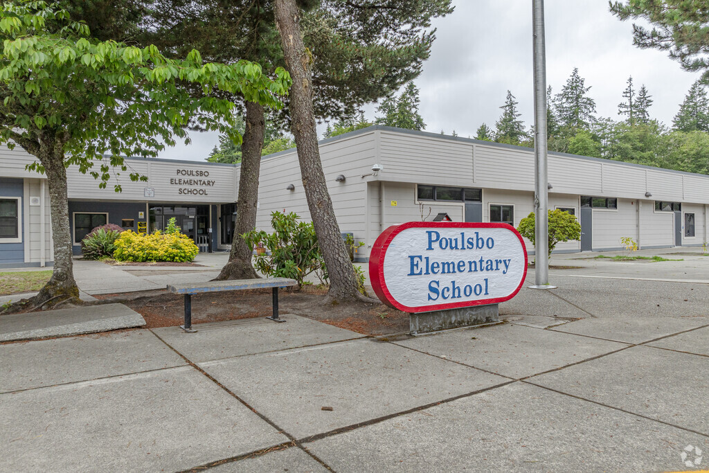 Poulsbo Elementary School has a B rating on Niche.com.