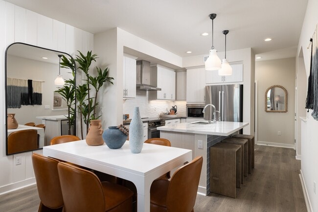 131 N 1st Ave unit 36371606, Upland, CA 91786 - photo 4