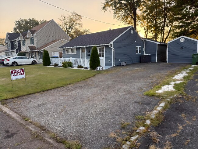 37 Crescent Rd, Edison, NJ 08817 - photo 4