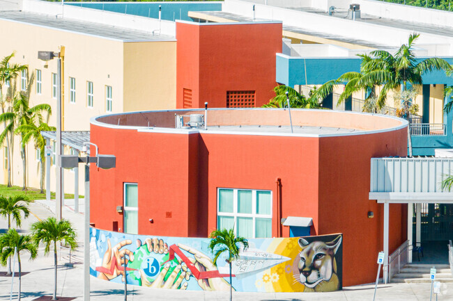 Palmetto elementary has several beautiful artistic murals.