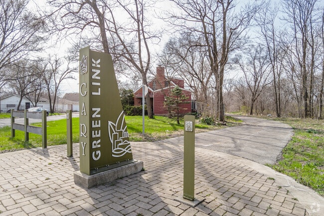 The Gary Green Link Trail Trailhead is off Roosevelt Street.
