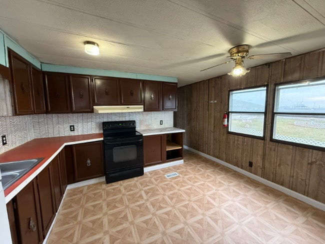 110 Herman Ln, Martinsburg, WV 25405 - photo 4