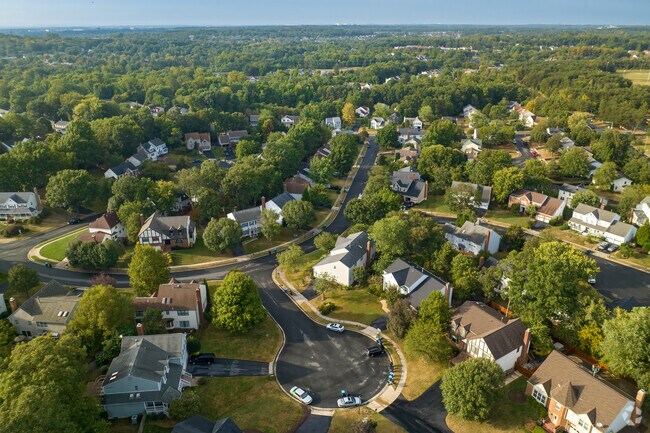 An overview of a peaceful neighborhood in Centre Ridge.
