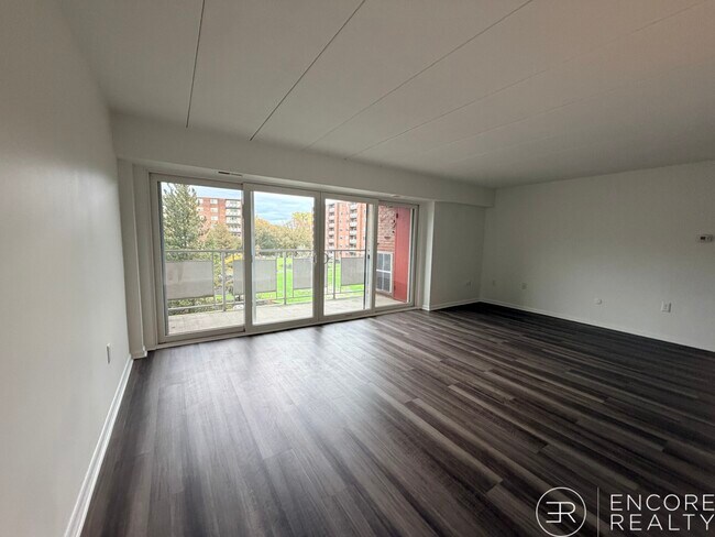 51 Hill Rd unit ONE BED, Belmont, MA 02478 - photo 5