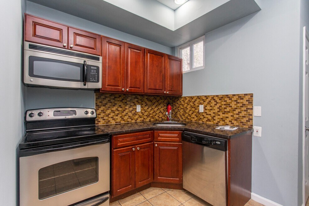 2016 N 18th St unit 2, Philadelphia, PA 19121 - photo 1