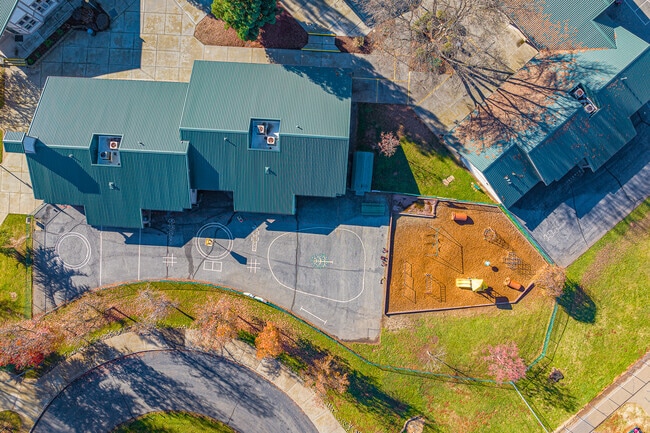 Multiple play areas available at 
Sierra Hills Elementary School.