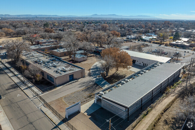 Valle Vista Elementary School south view.