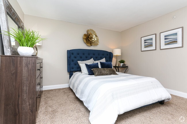 1BR, 1BA - 720 SF - The Calloway - Bedroom