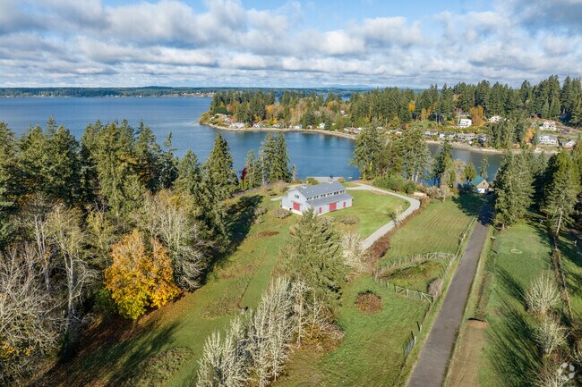 Kopachuck Ridge/Horsehead Bay locals find five-acre equestrian estates in the area.