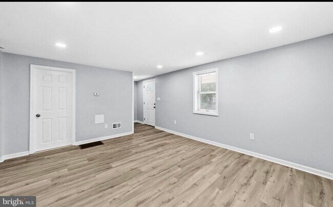 27 E Phoenix Ave, Lawnside, NJ 08045 - photo 7