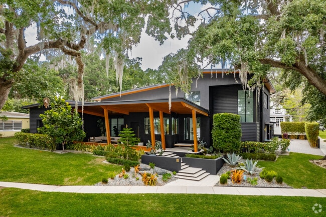 Contemporary homes have also been built in College Park.