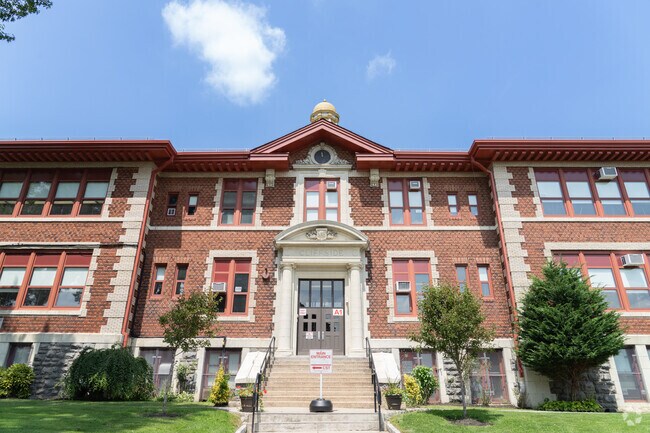 Small kids can go to School #3 in Cliffside, New Jersey.