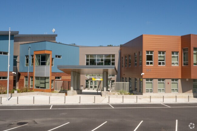 Puesta Del Sol Elementary School in the Lake Hills neighborhood of Washington.