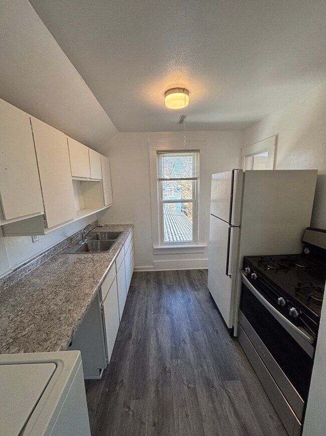 318 Cramer St unit 2, Mazomanie, WI 53560 - photo 6