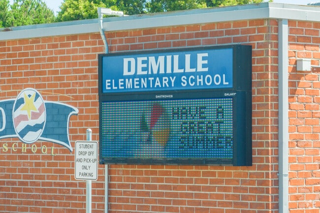 Demille Elementary is a public school in Star View, Midway City CA.