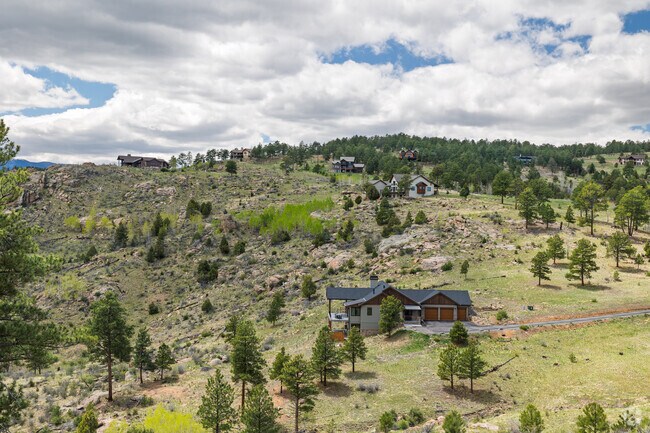 Many homes are built on over an acre of land in Pine Junction Area