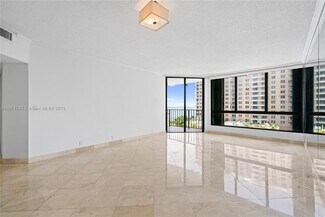 520 Brickell Key Dr, Miami, FL 33131