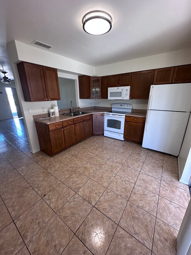 4468 Frankie Ct unit 4468, North Fort Myers, FL 33903 - photo 4