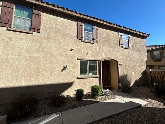 8111 W Lynwood St, Phoenix, AZ 85043 - photo 4