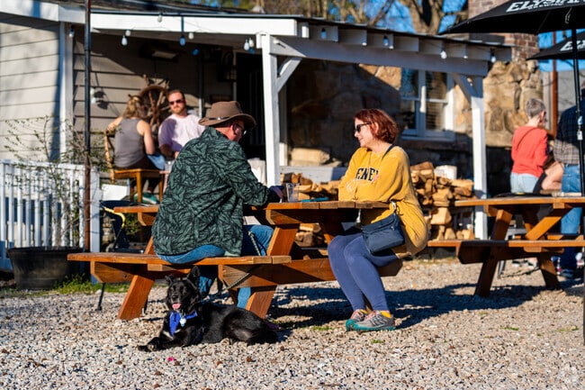 Youngsville residents can enjoy outdoor entertainment at Yacht Club Beverage House.