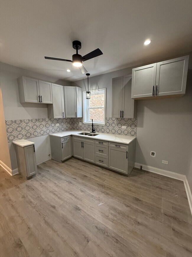 7123 S Cornell Ave unit 1, Chicago, IL 60649 - photo 5