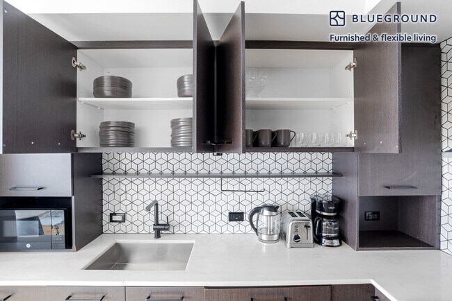 101 E 10th St unit FL5-ID1155, New York, NY 10003 - photo 7