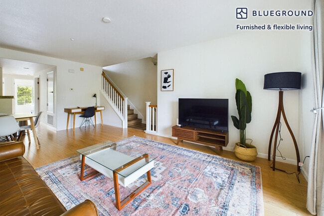 2153 Sonador Commons, San Jose, CA 95128 - photo 2