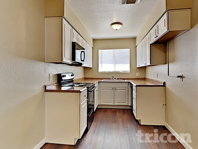 5294 Acacia Way, Olivehurst, CA 95961 - photo 7