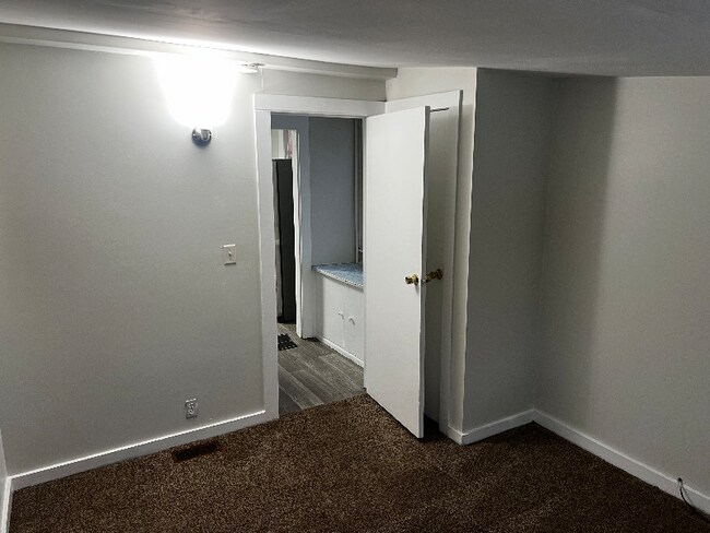 19 E James St unit 1, River Rouge, MI 48218 - photo 5