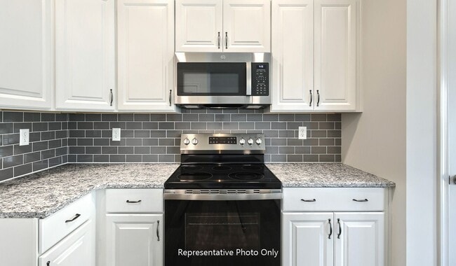 7850 Oak Brook Dr, Harrisburg, PA 17112 - photo 4