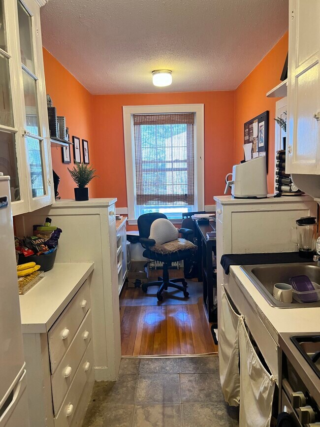 90 Kilsyth Rd, Brighton, MA 02135 - photo 6