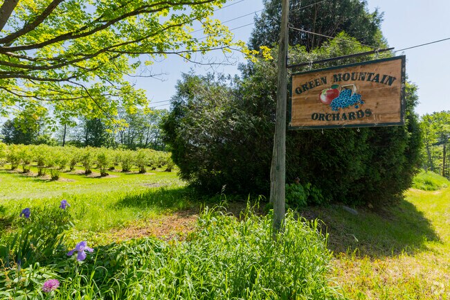 Just minutes from Brookline, Green Mountain Orchards offers a classic Vermont farm experience rooted in tradition and taste.