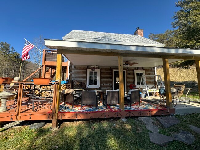 1608 Laurel Grove Rd unit Townhome Cabin, Winchester, VA 22602 - photo 2