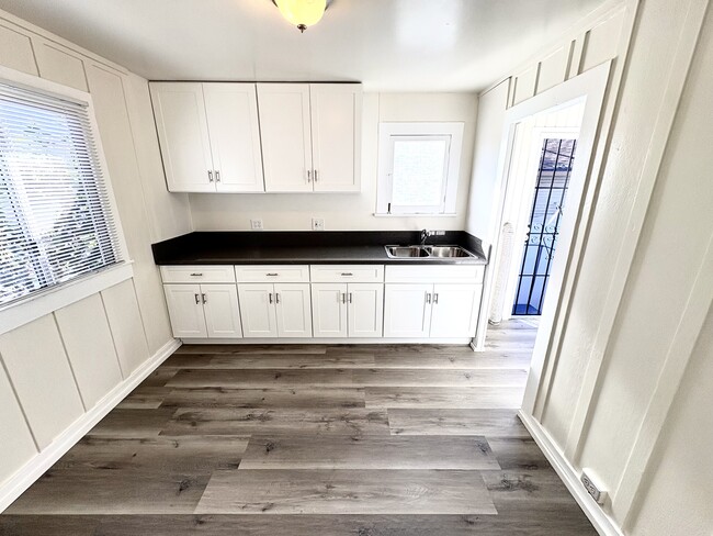 754 W Elberon Ave unit A, San Pedro, CA 90731 - photo 6