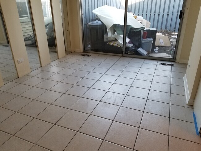 1751 Queensbury Cir, Hoffman Estates, IL 60169 - photo 6