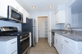 6570 W Flamingo Rd, Las Vegas, NV 89103