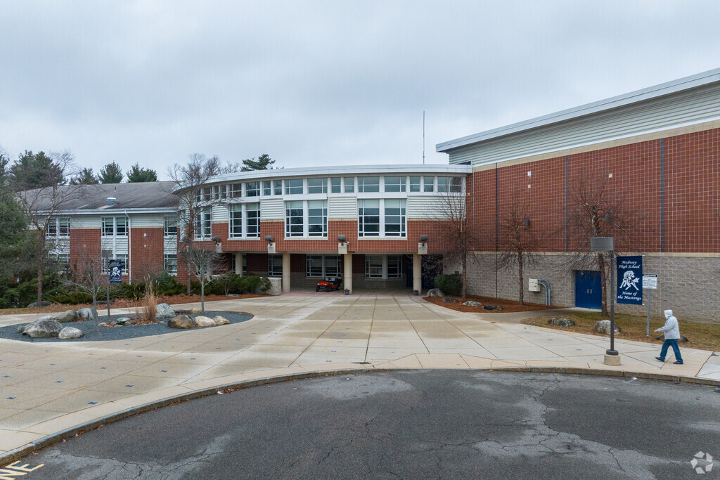 Medway High School, Medway MA Rankings & Reviews - Homes.com