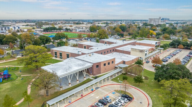 Housman Elementary's location provides easy access to Spring Branch amenities.
