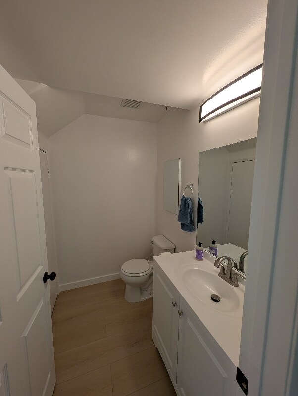 11035 Moorpark St, North Hollywood, CA 91602 - photo 5