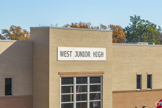 West Junior High offers a number of extracurricular activities, clubs, and sports.