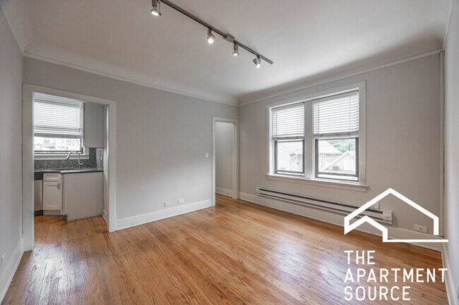 2315 N Rockwell St unit GDNC, Chicago, IL 60647 - photo 2