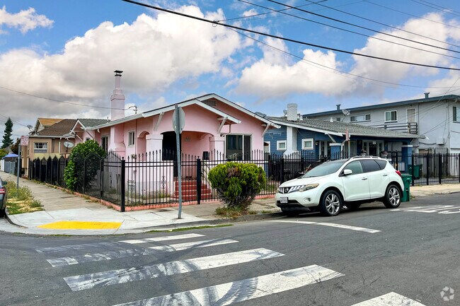 Minimal Traditional homes are available in Elmhurst Park.