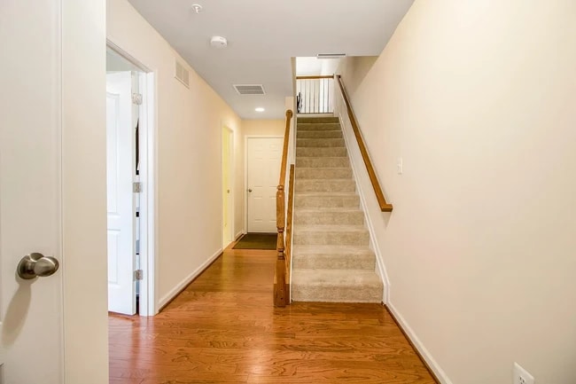 7932 Pettigrew St, Elkridge, MD 21075 - photo 2