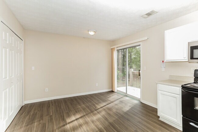 7011 Setters Way, Lithonia, GA 30038 - photo 6