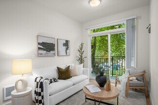 8417 SW 24th Ave Unit 210, Portland, OR 97219