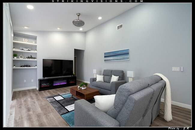 3704 Cypress Meadows Rd, Tampa, FL 33624 - photo 2