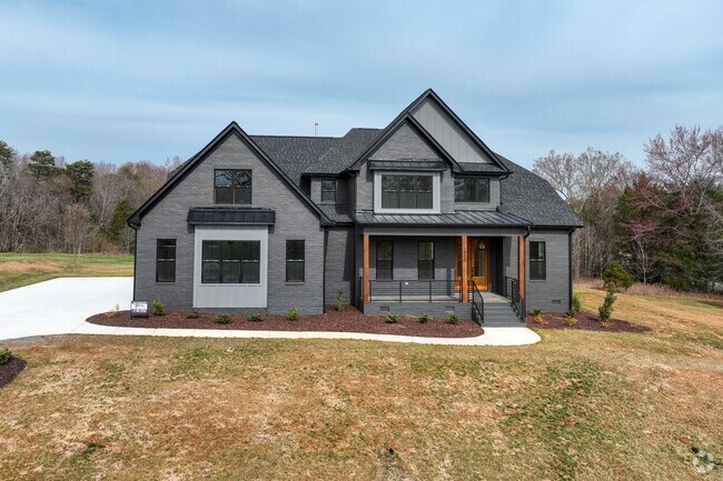 You can find custom built new traditional homes within the city of Summerfield.