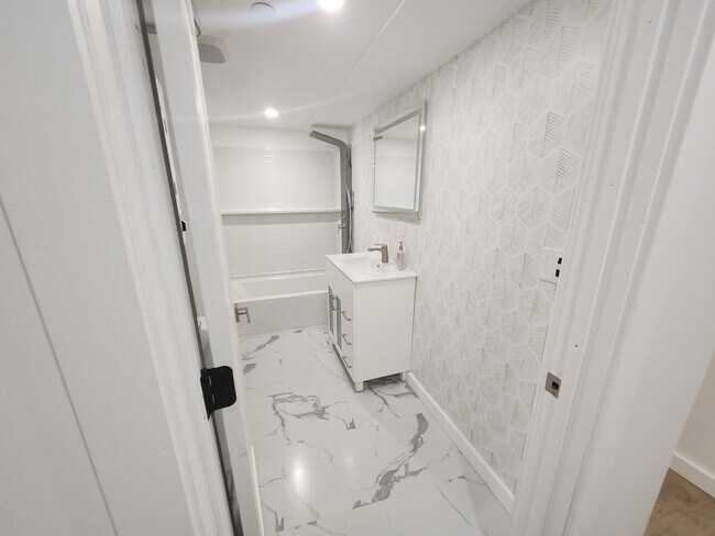 4 Woodville Terrace unit 3, Roxbury, MA 02119 - photo 3