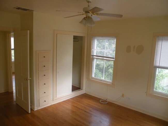 241 W Norwood Ct unit 2, San Antonio, TX 78212 - photo 3