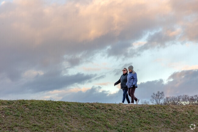 Packanack Lake residents enjoy the beautiful views along its 3 miles of lakeside trails.